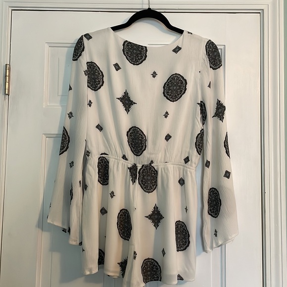 Romper - Picture 2 of 2